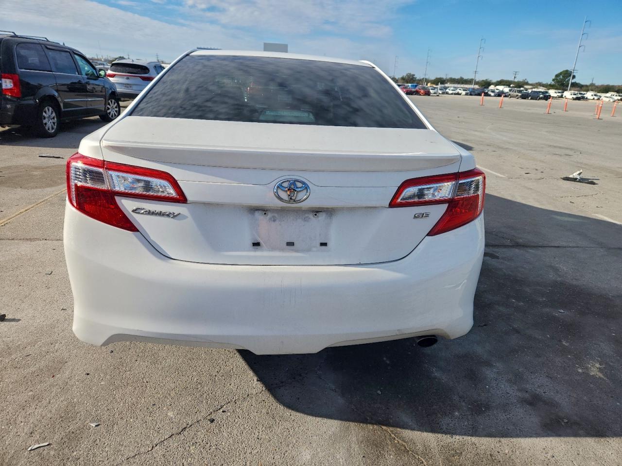 2013 TOYOTA CAMRY L photo 6