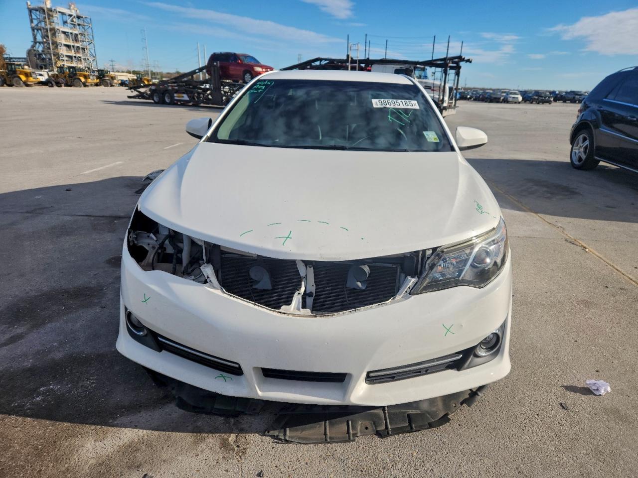2013 TOYOTA CAMRY L photo 5