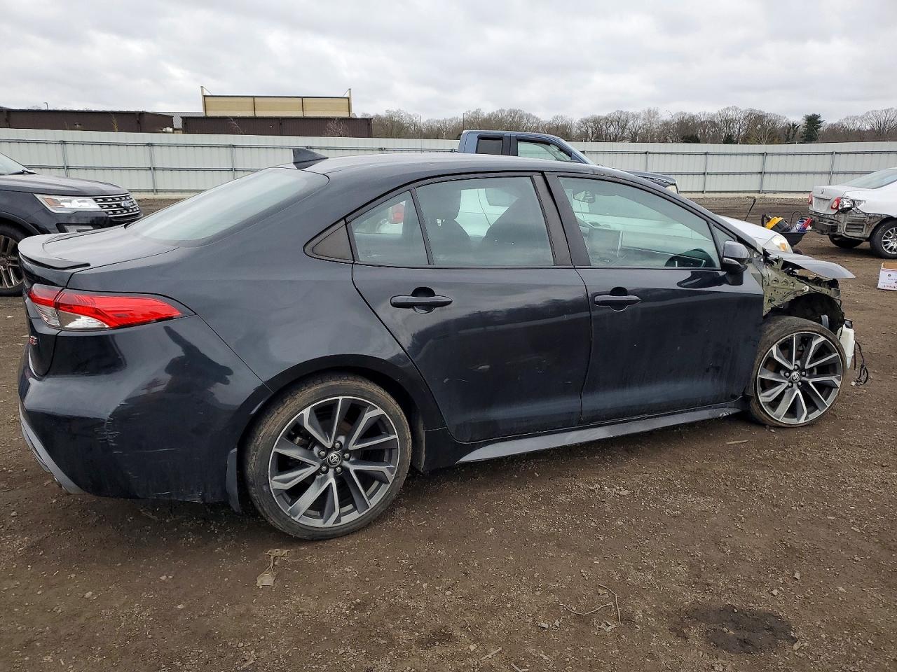 2021 TOYOTA COROLLA SE photo 3