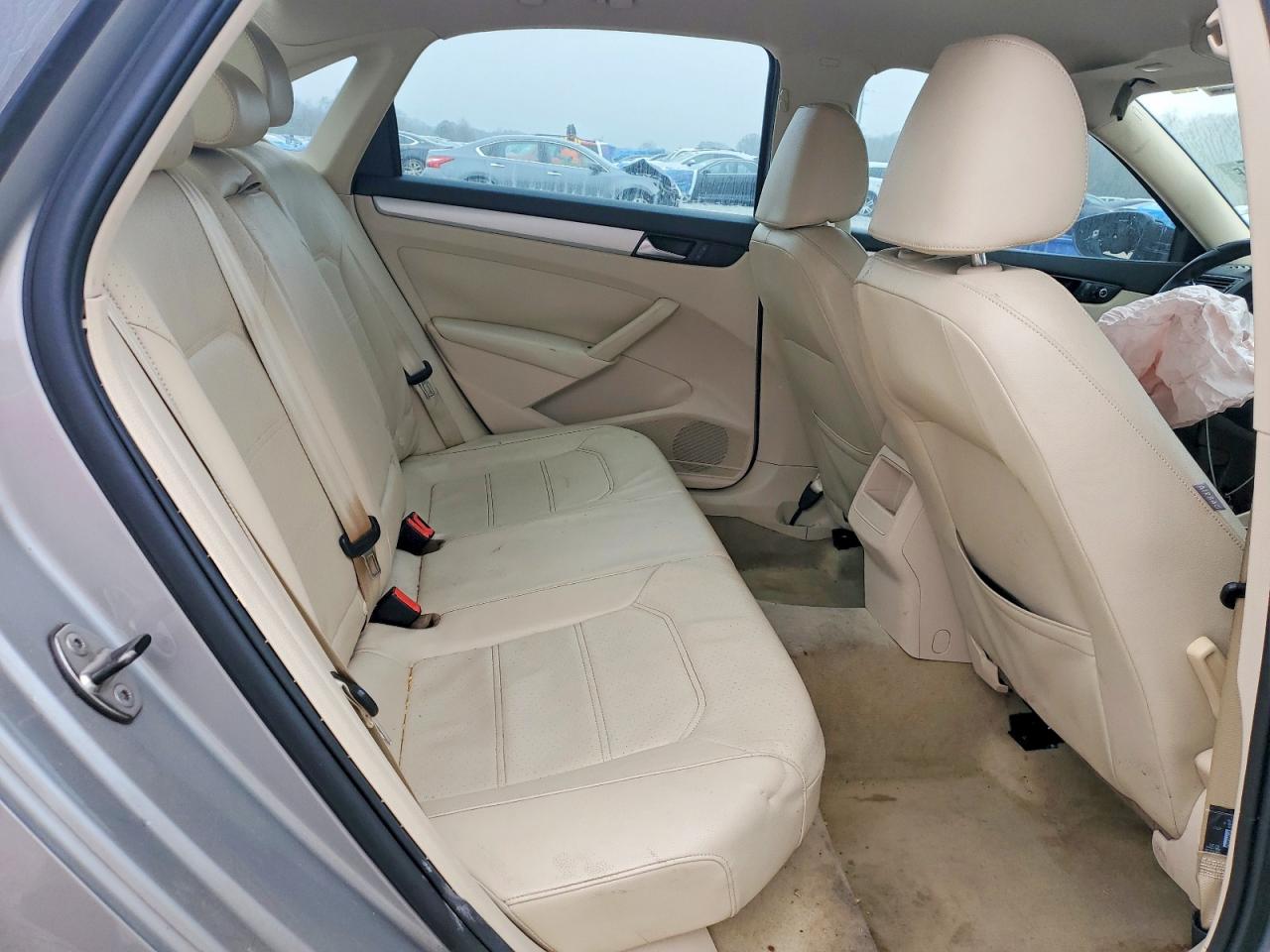 2012 VOLKSWAGEN PASSAT SE photo 19