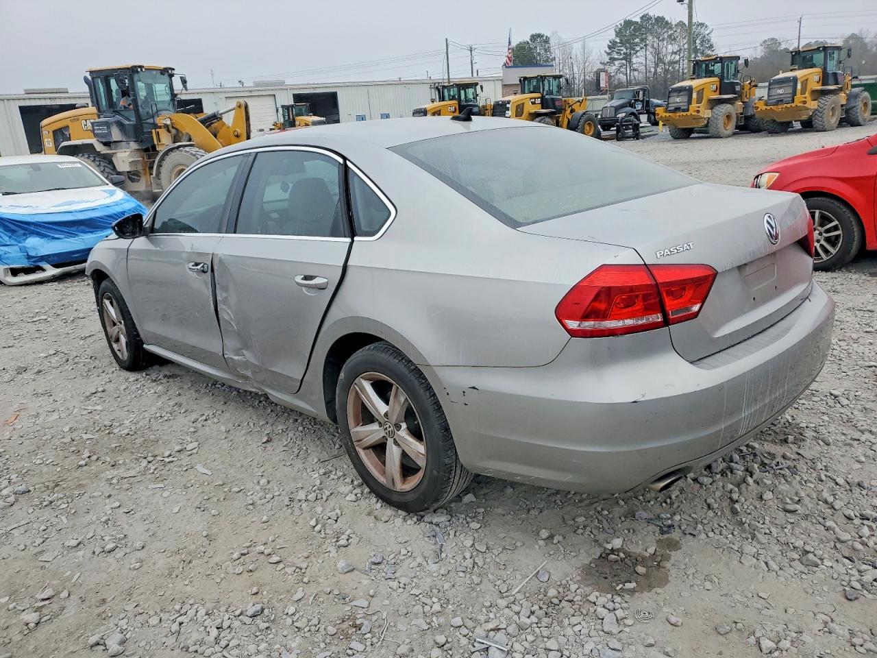 2012 VOLKSWAGEN PASSAT SE photo 3