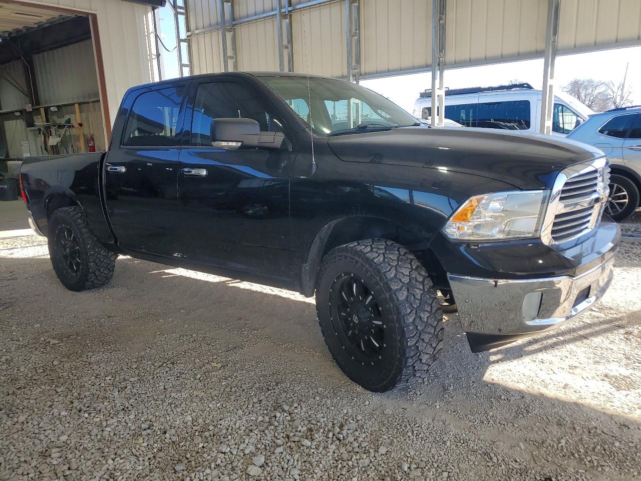 2014 RAM 1500 SLT photo 4