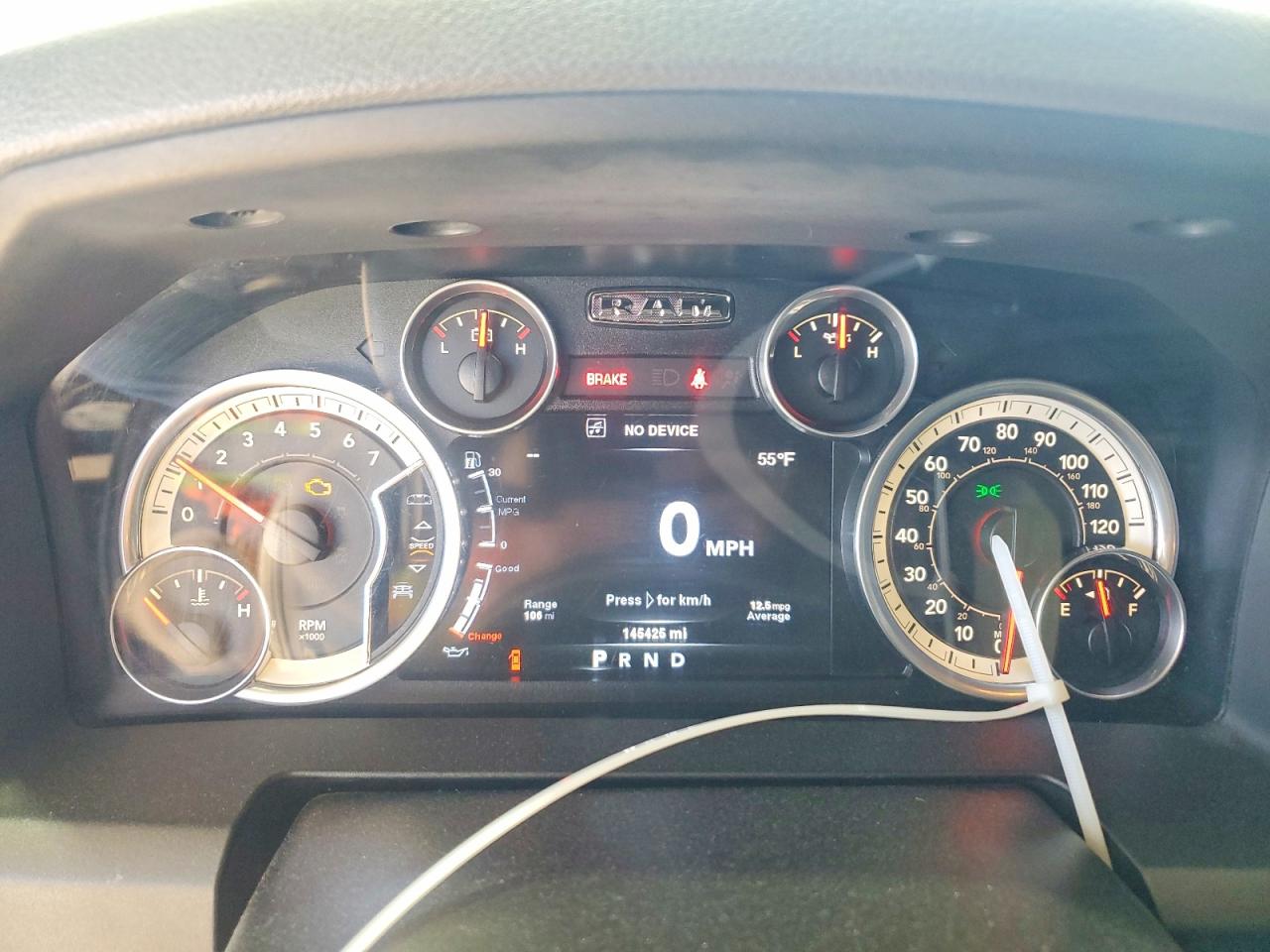 2014 RAM 1500 SLT photo 9