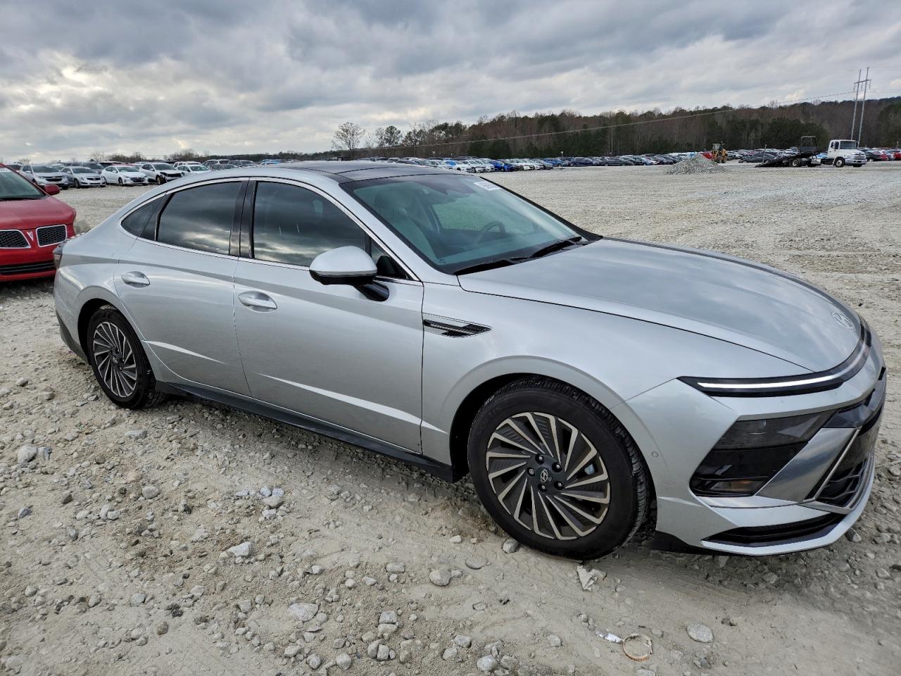 2025 HYUNDAI SONATA HYBRID photo 4