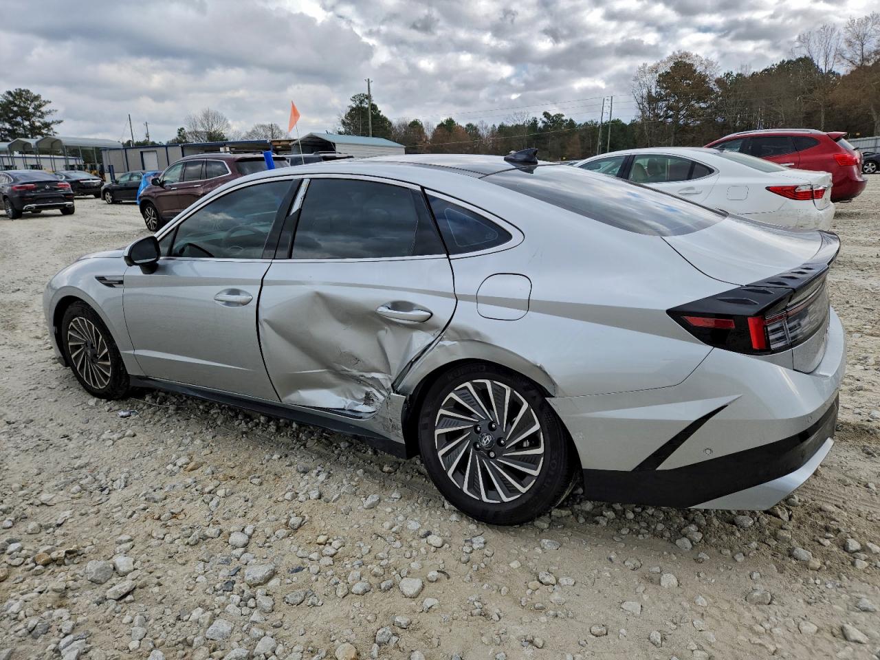 2025 HYUNDAI SONATA HYBRID photo 2