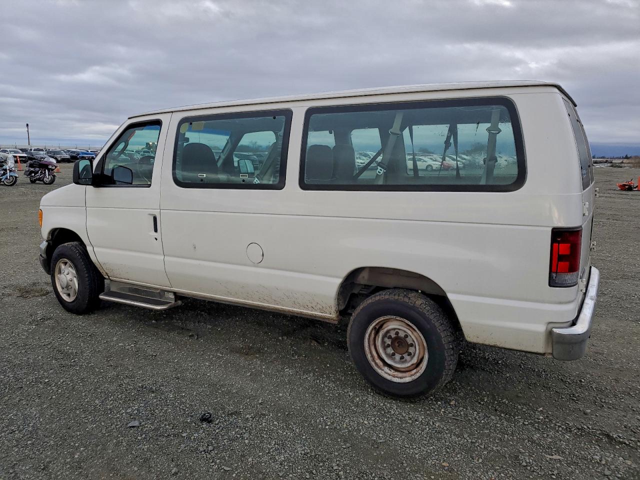 2006 FORD ECONOLINE E350 SUPER DUTY WAGON photo 2