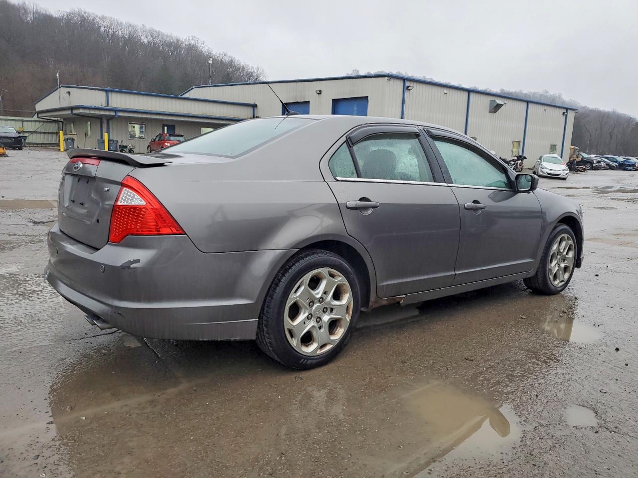 2011 FORD FUSION SE photo 3
