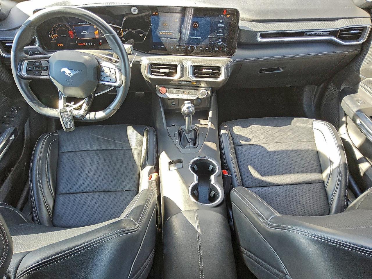 2025 FORD MUSTANG photo 8