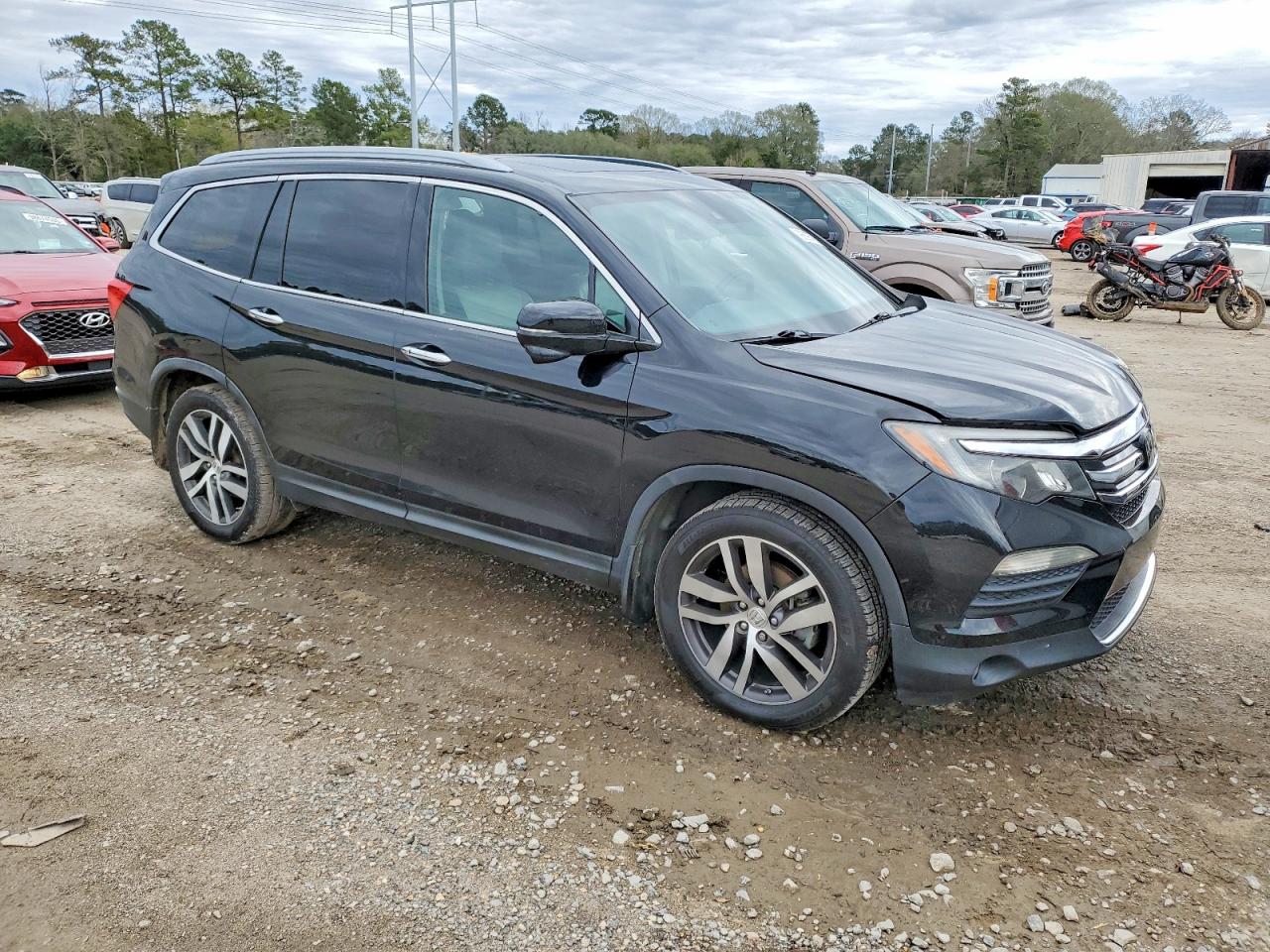 2016 HONDA PILOT TOURING photo 4