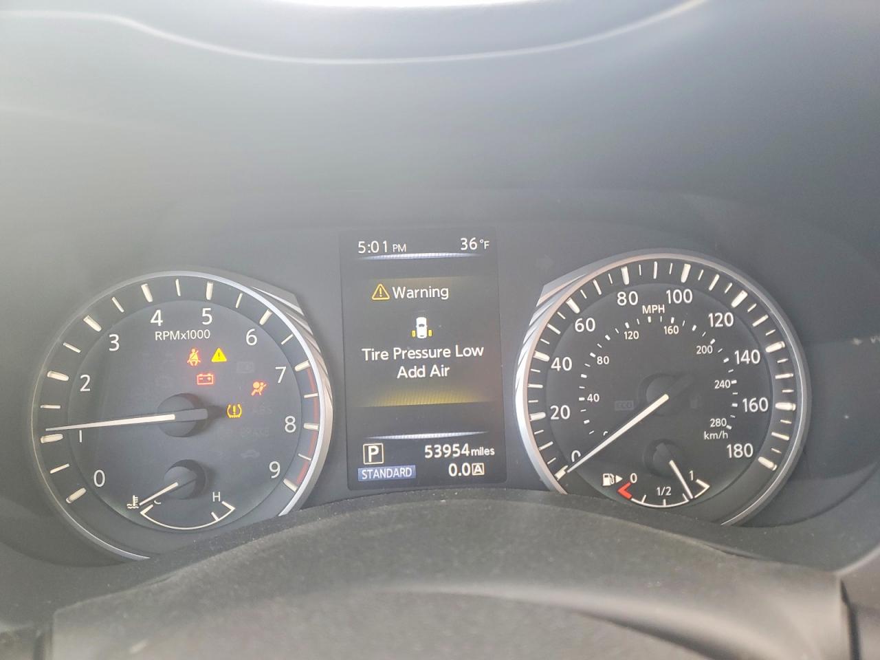 2018 INFINITI Q50 LUXE photo 9