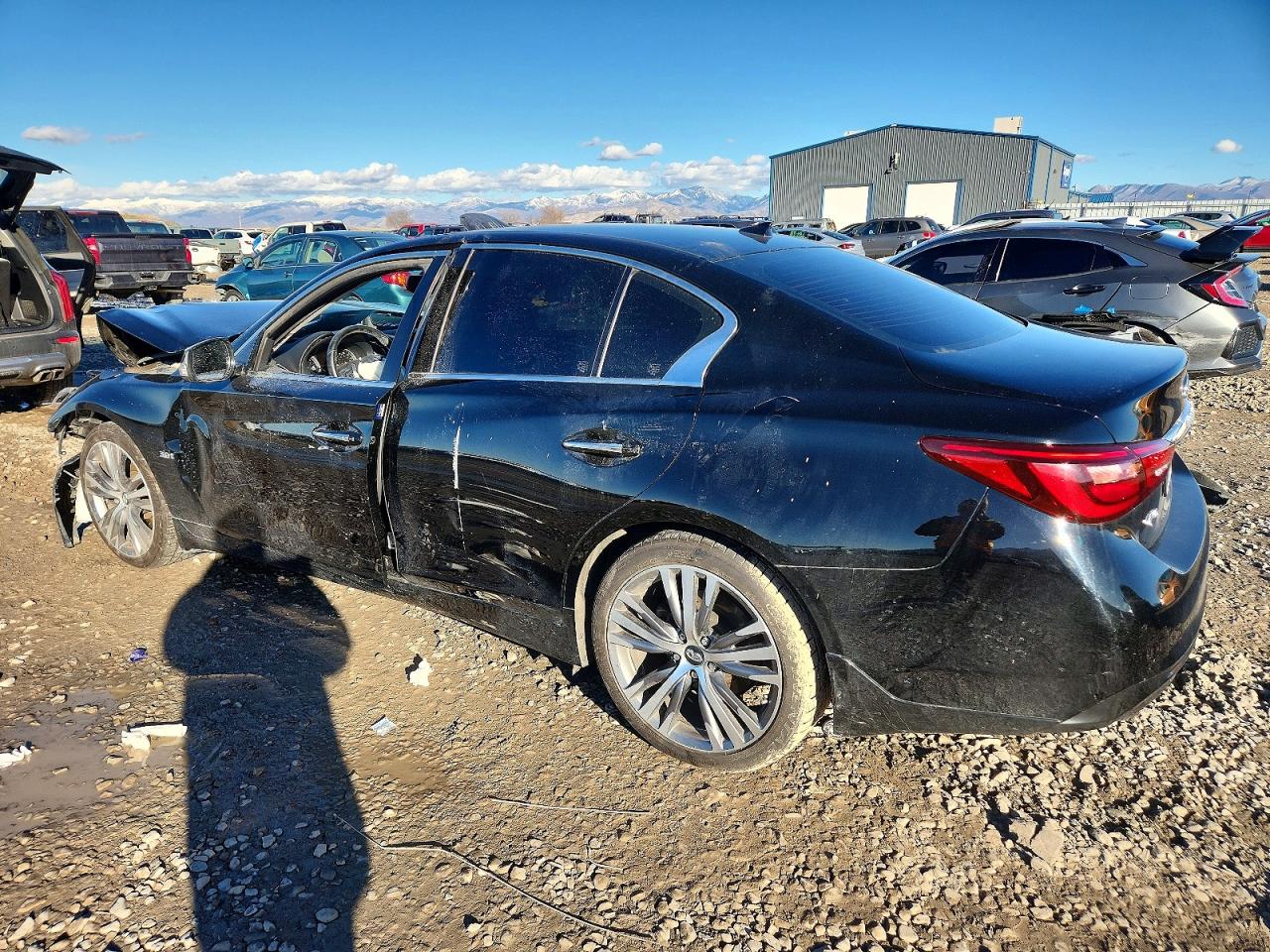 2018 INFINITI Q50 LUXE photo 2