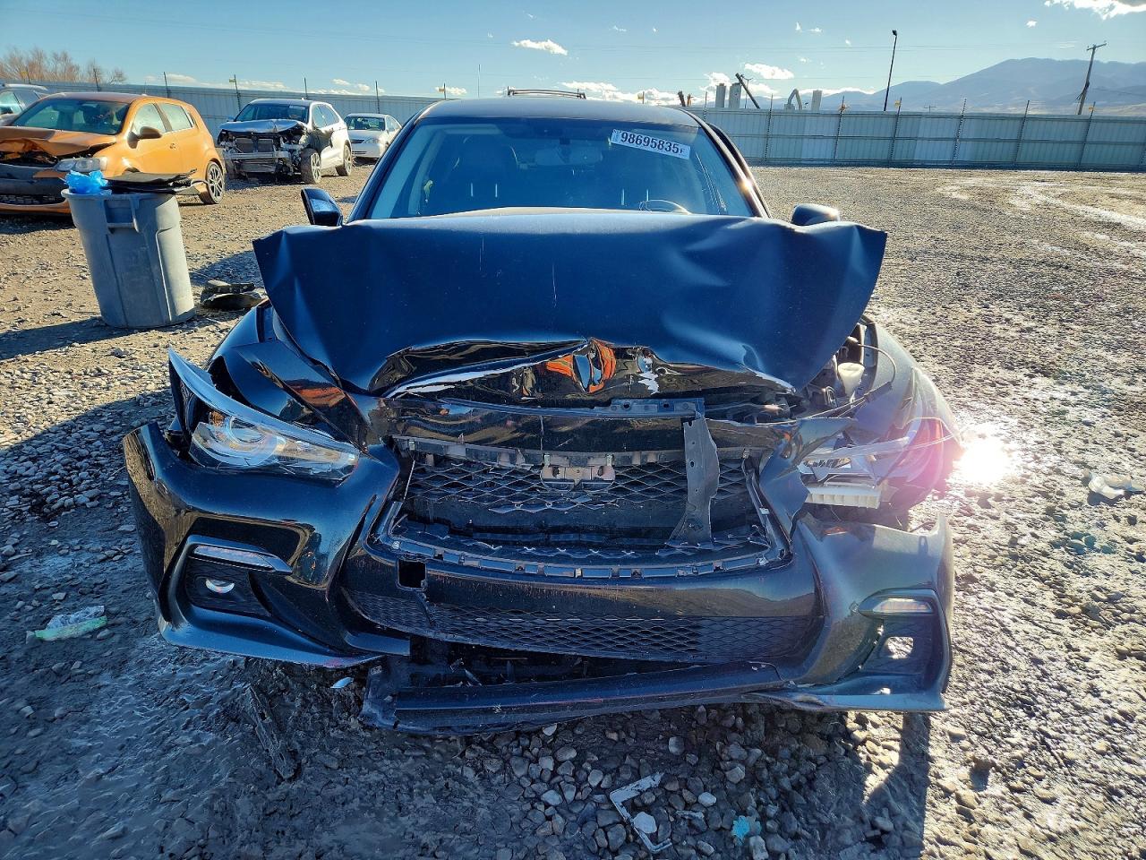 2018 INFINITI Q50 LUXE photo 5