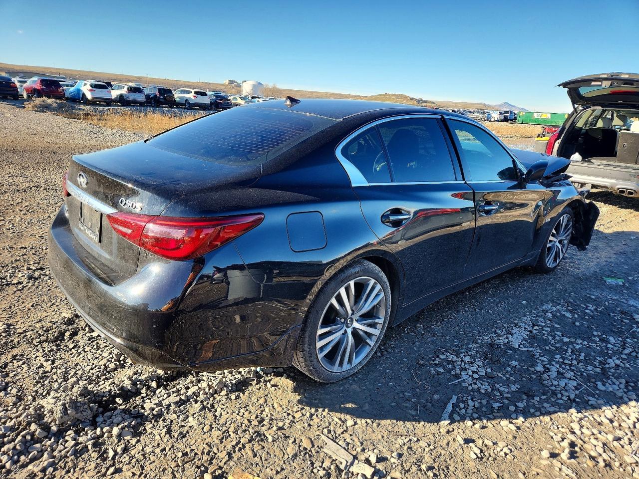 2018 INFINITI Q50 LUXE photo 3