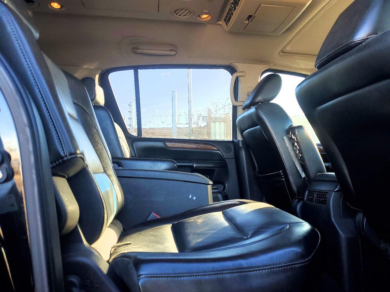 2011 NISSAN ARMADA PLATINUM photo 11