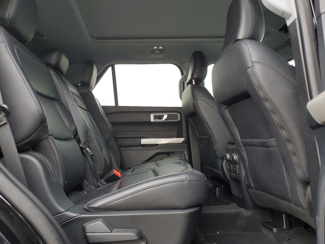 2021 FORD EXPLORER XLT photo 11