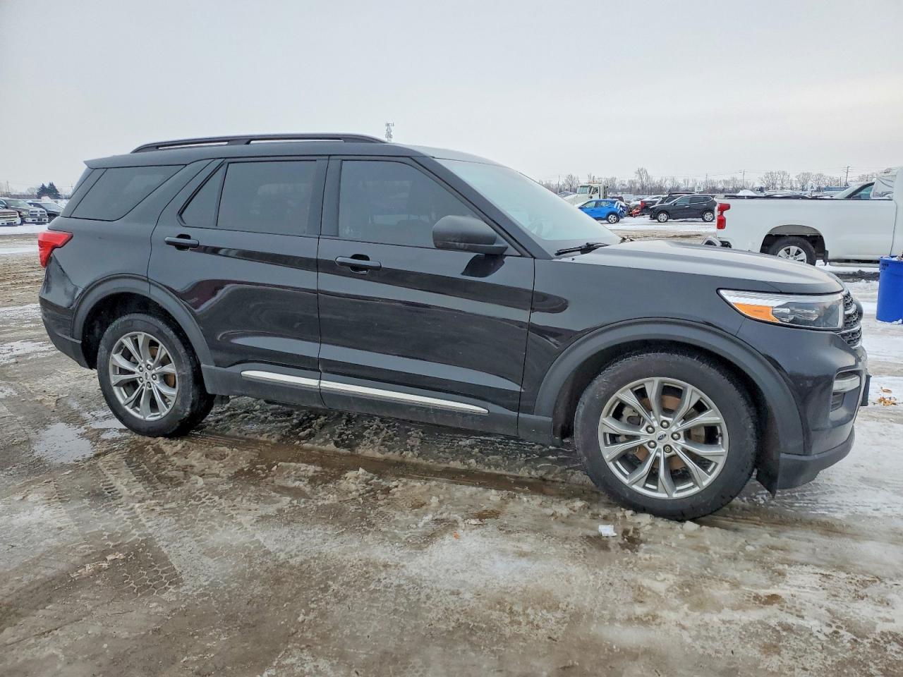 2021 FORD EXPLORER XLT photo 4