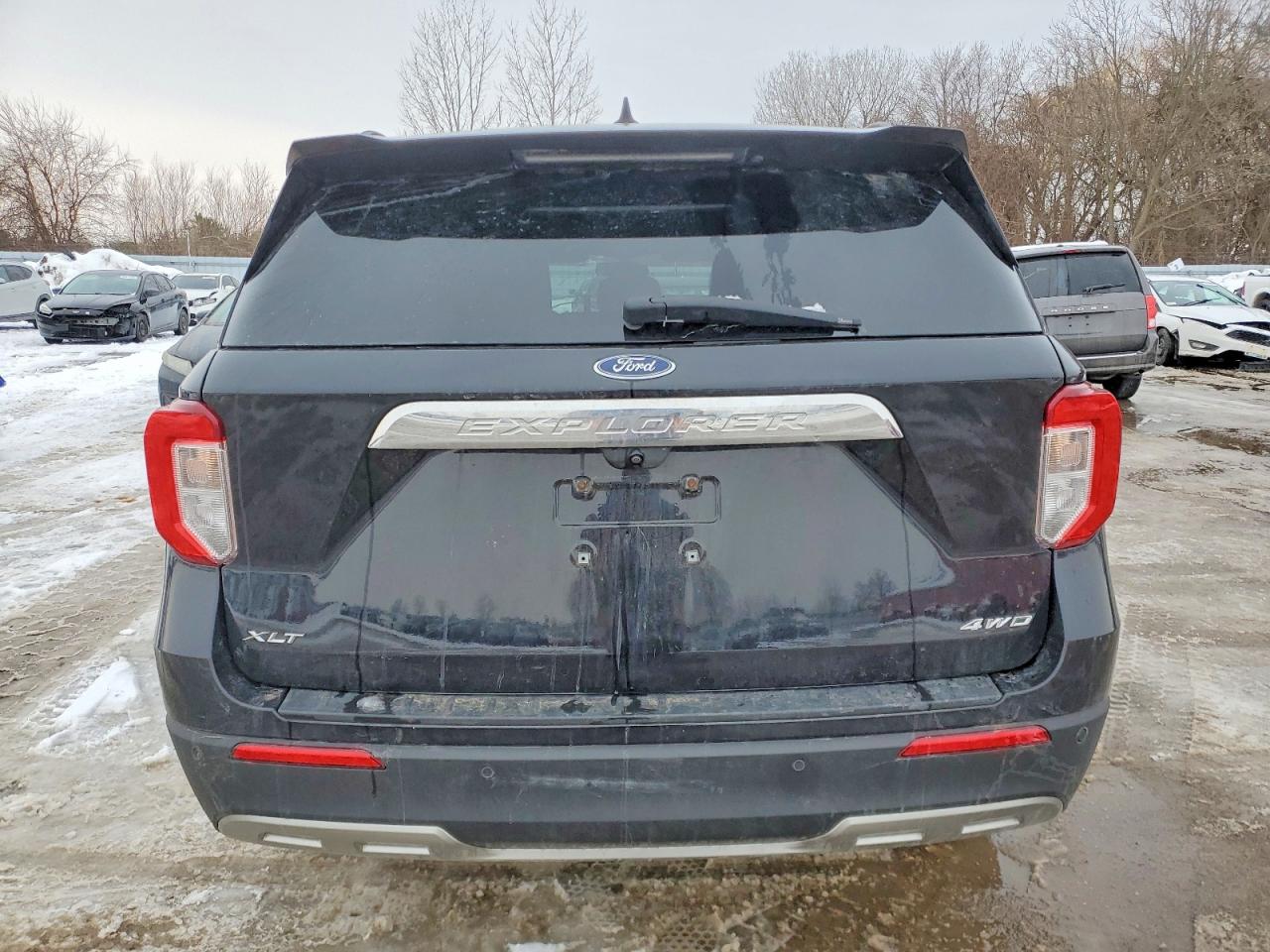 2021 FORD EXPLORER XLT photo 6