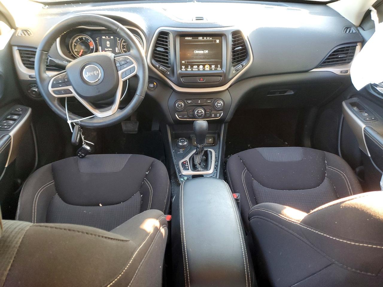 2017 JEEP CHEROKEE LATITUDE photo 8