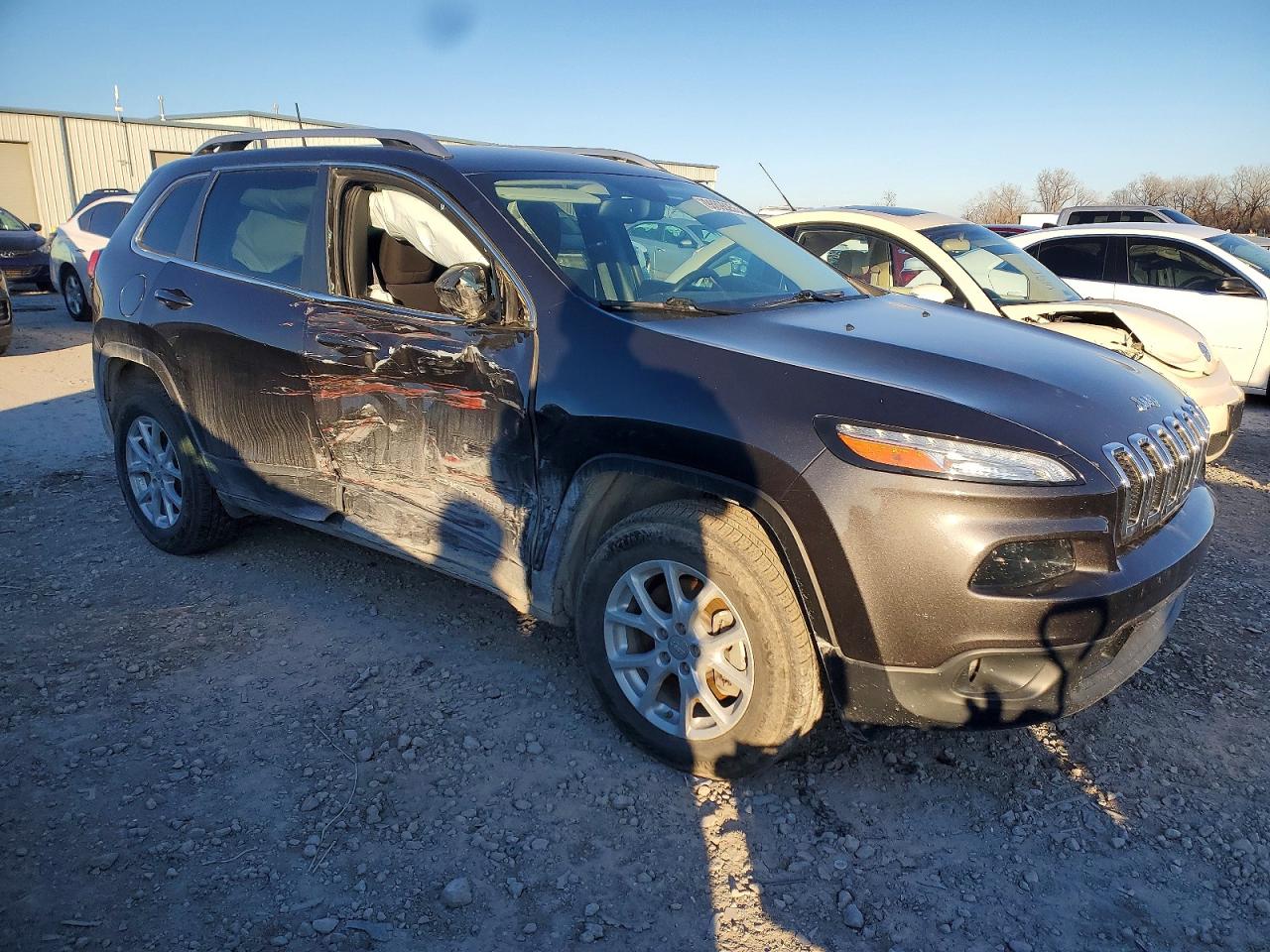 2017 JEEP CHEROKEE LATITUDE photo 4