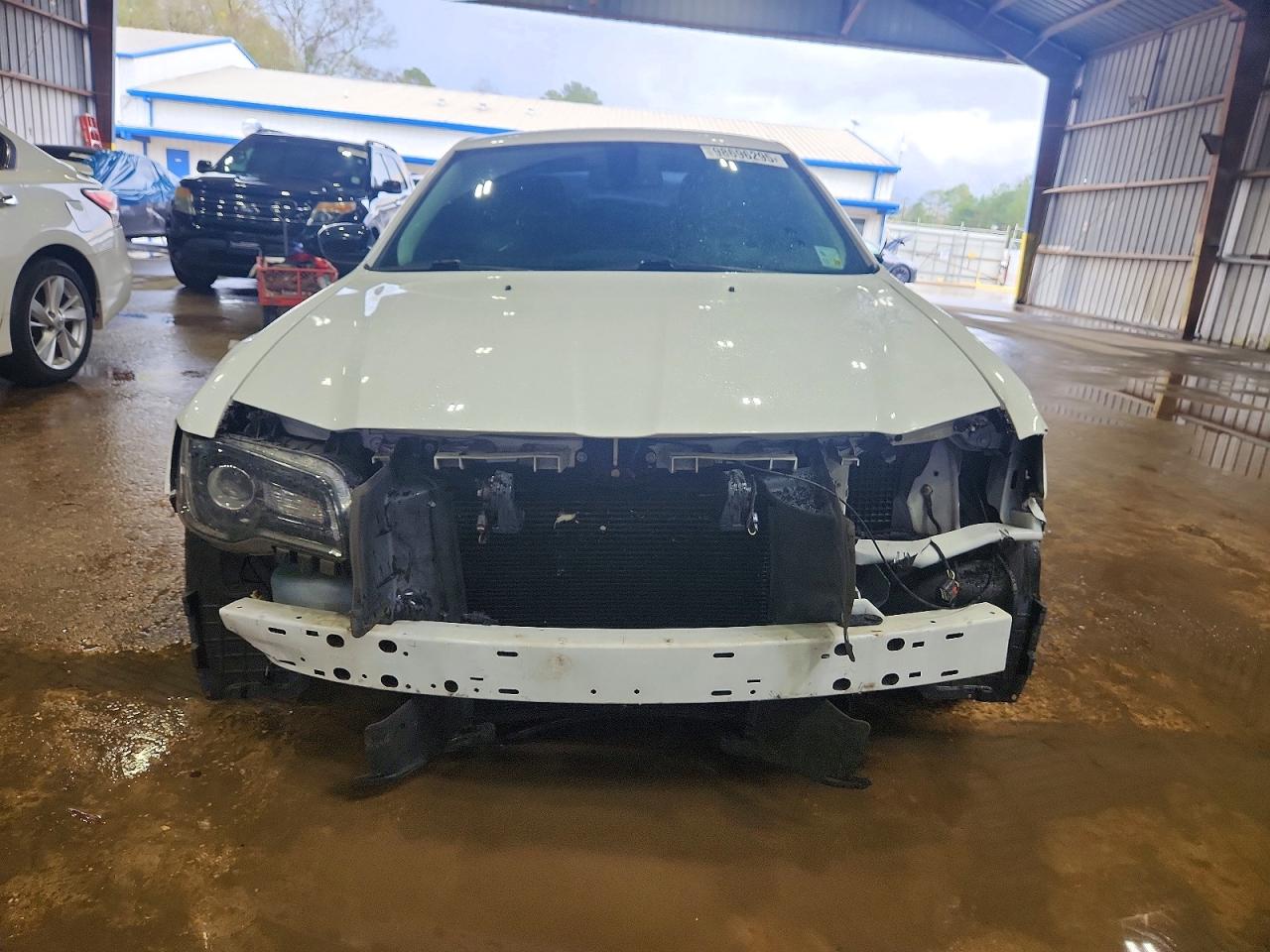 2019 CHRYSLER 300 TOURING photo 9