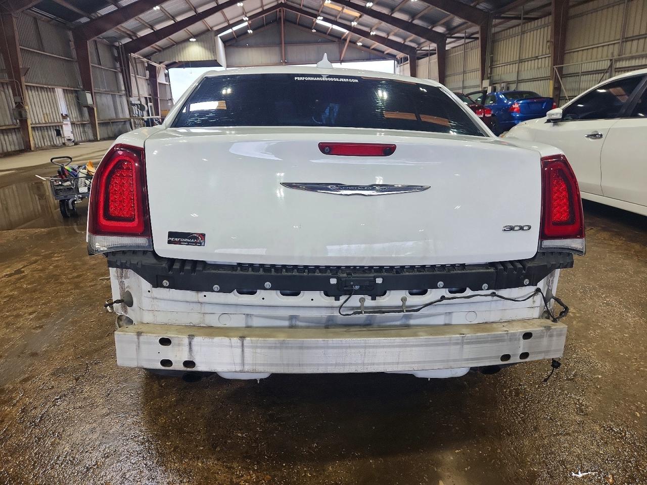 2019 CHRYSLER 300 TOURING photo 11