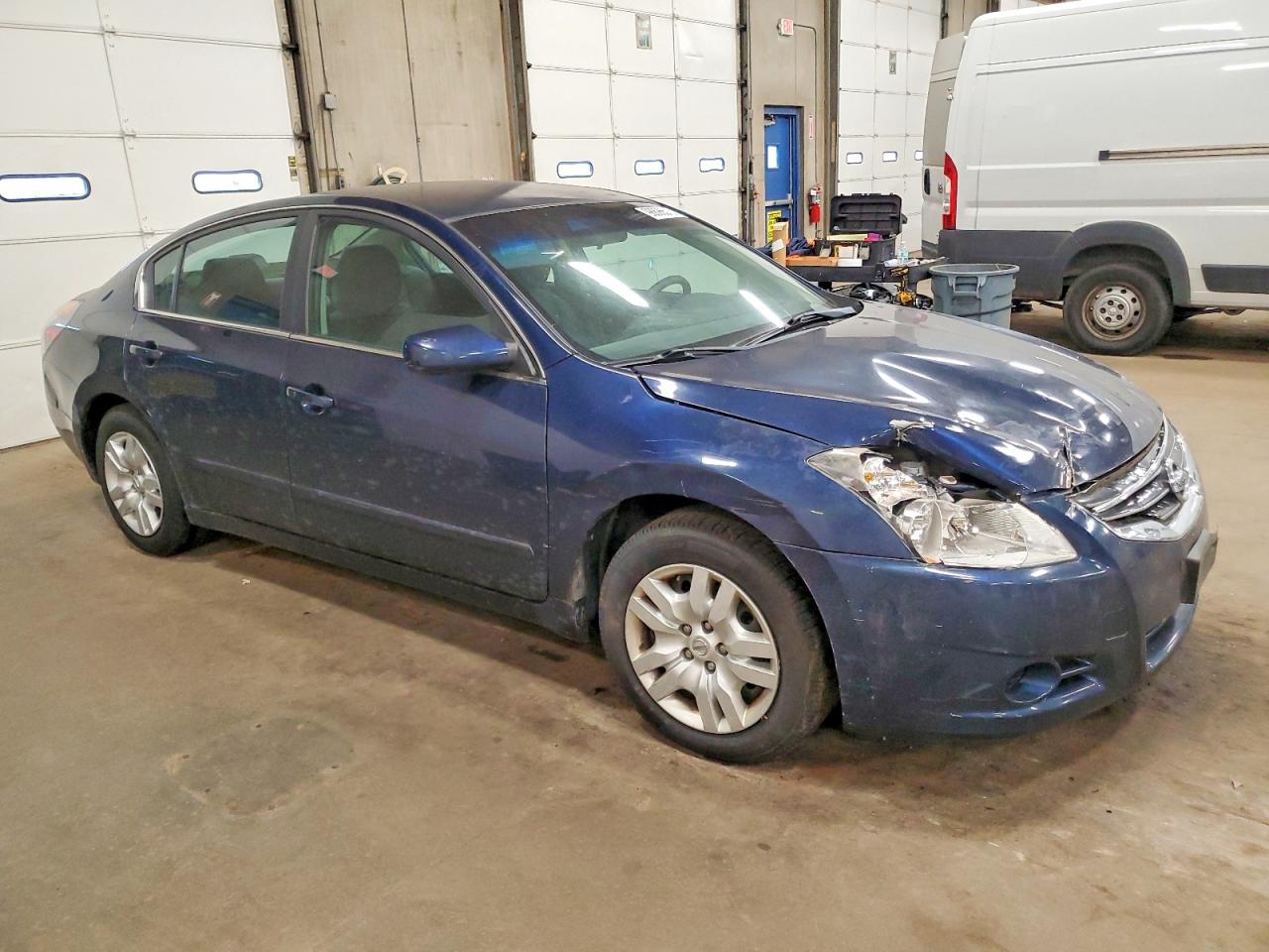 2011 NISSAN ALTIMA BASE photo 4