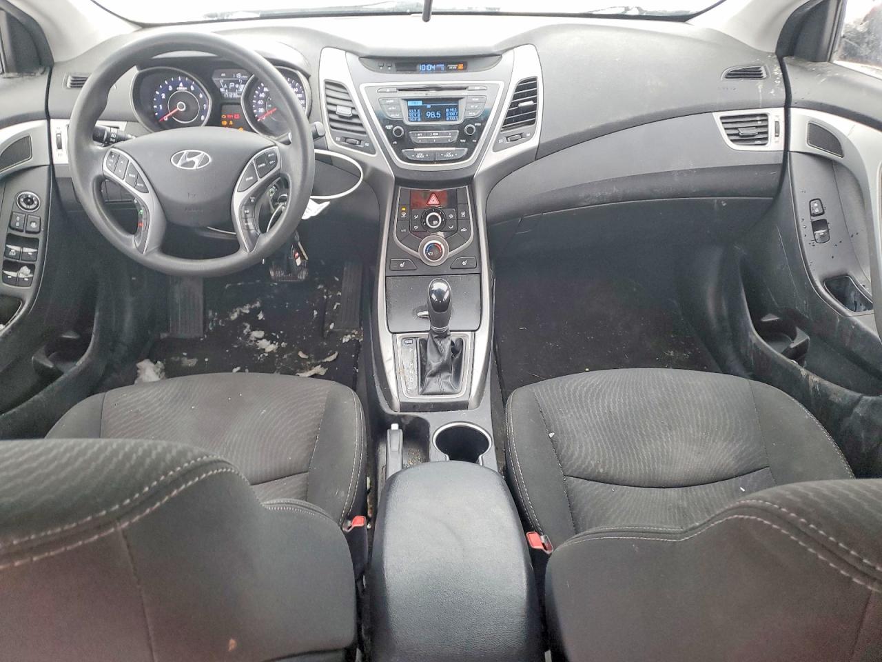 2016 HYUNDAI ELANTRA SE photo 8
