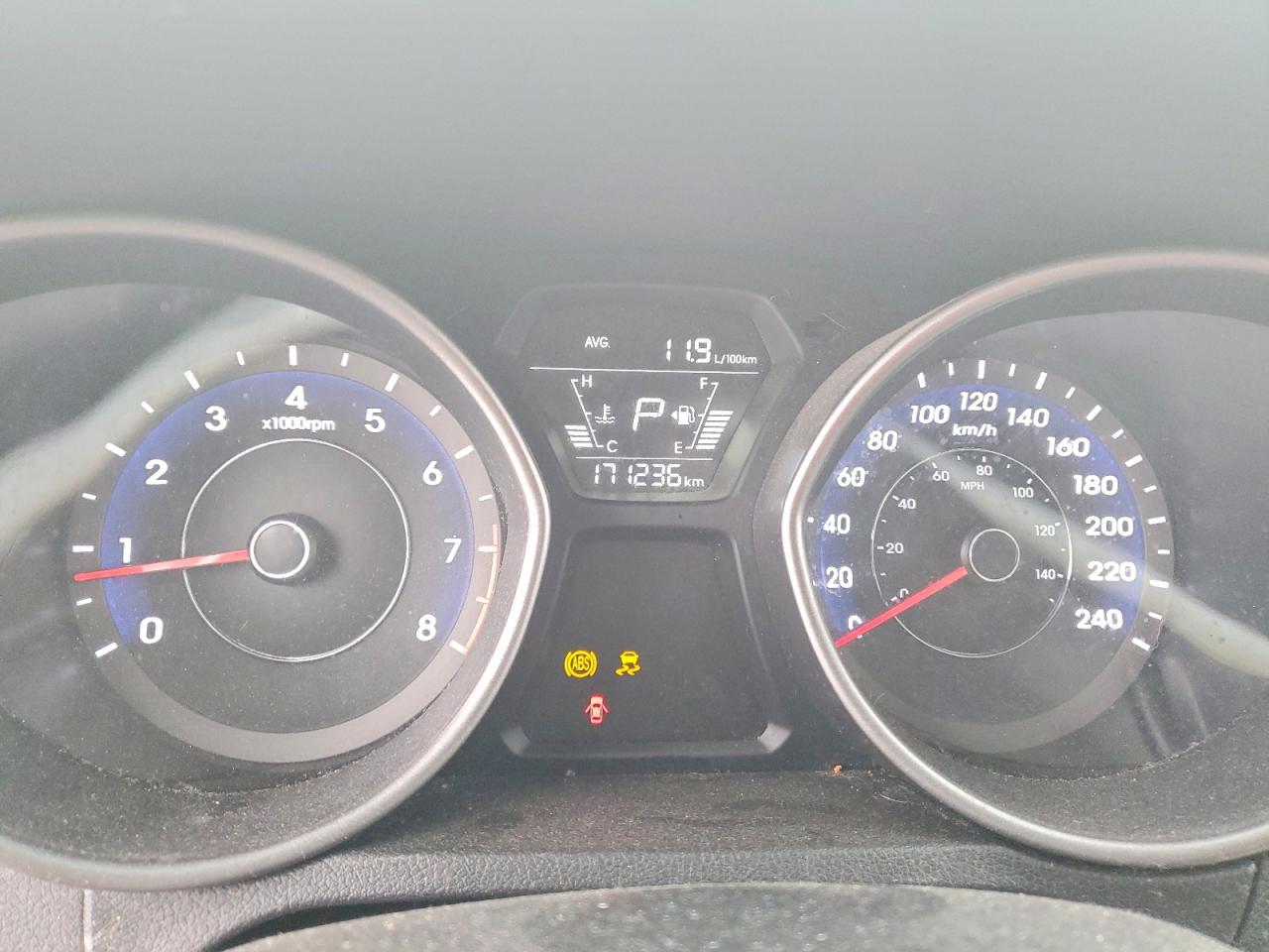 2016 HYUNDAI ELANTRA SE photo 9