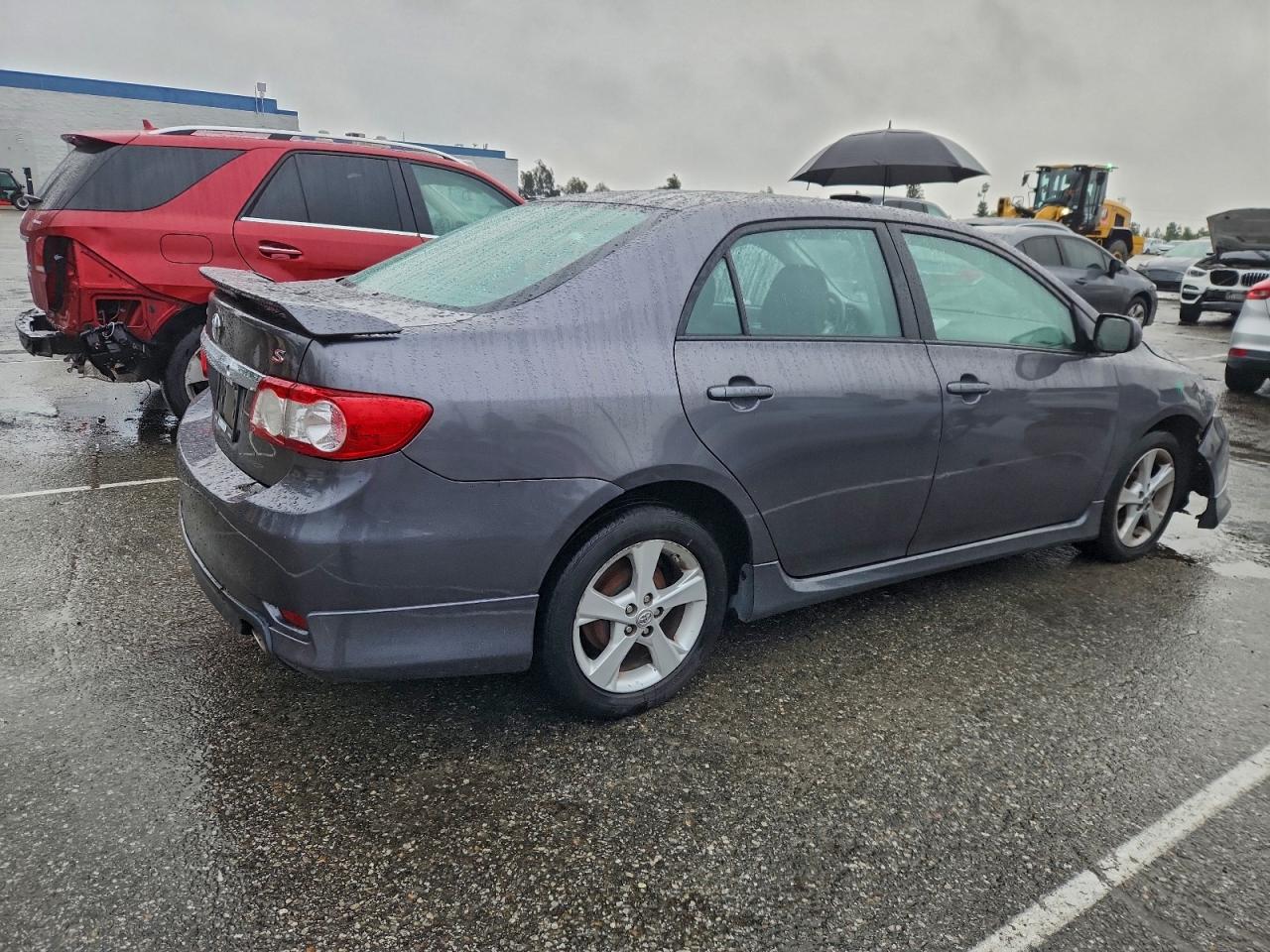 2013 TOYOTA COROLLA BASE photo 3