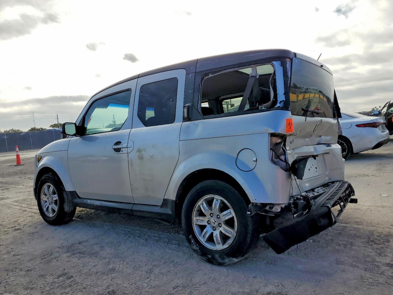 2007 HONDA ELEMENT EX photo 2