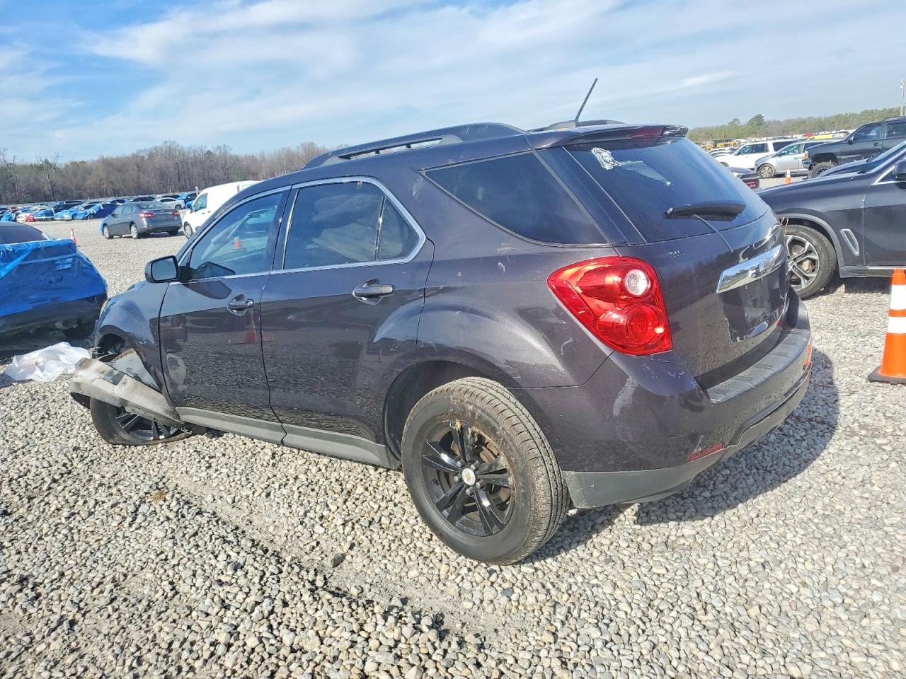 2015 CHEVROLET EQUINOX LT photo 2