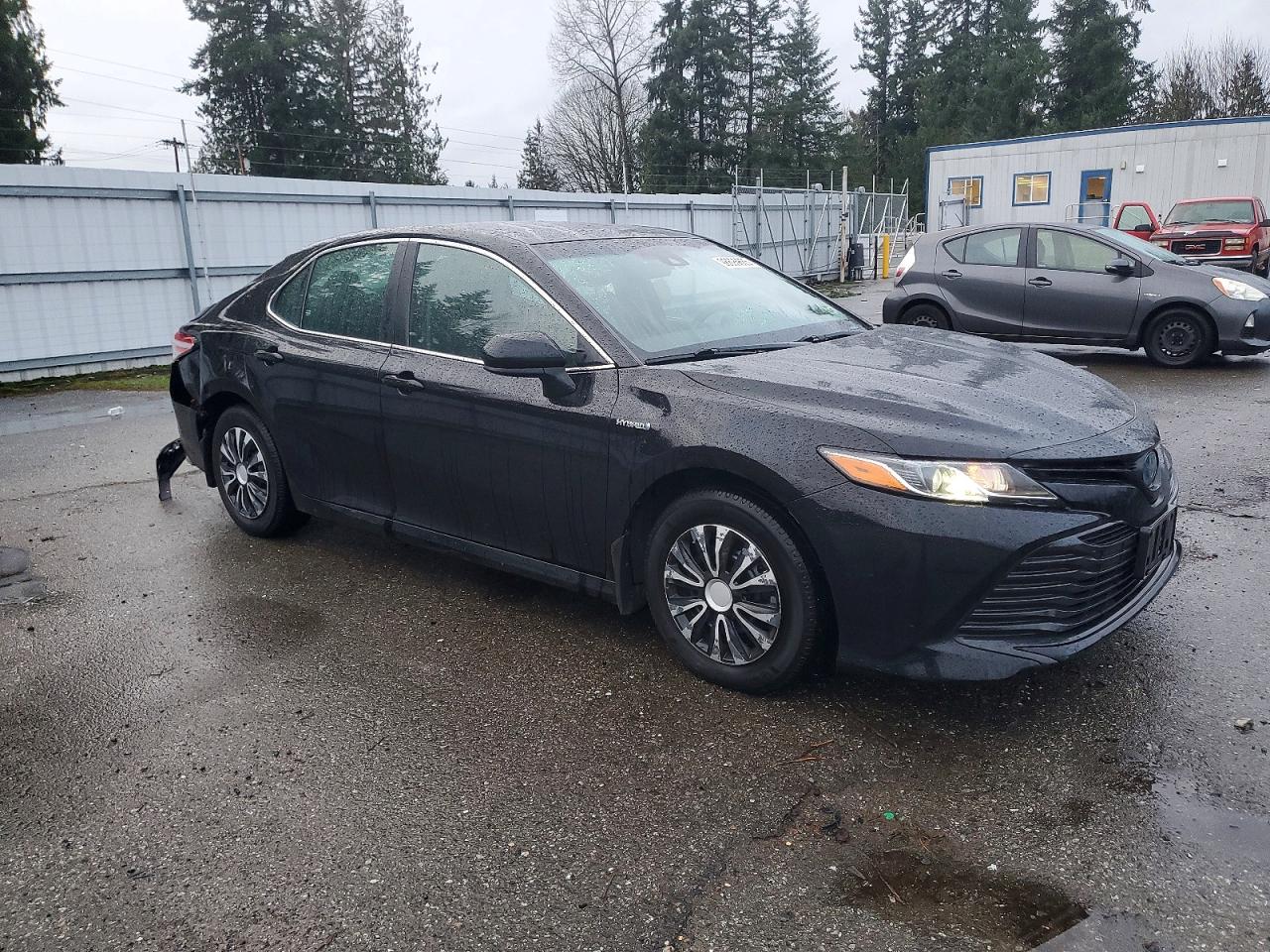 2020 TOYOTA CAMRY LE photo 4