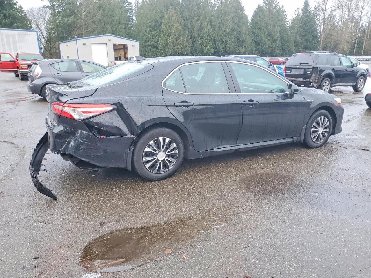 2020 TOYOTA CAMRY LE photo 3