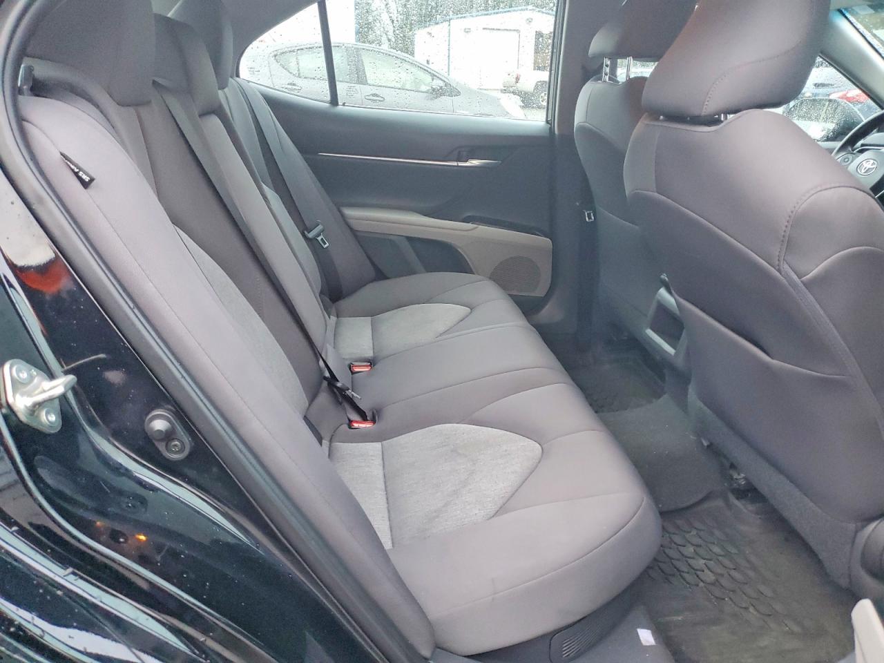 2020 TOYOTA CAMRY LE photo 10