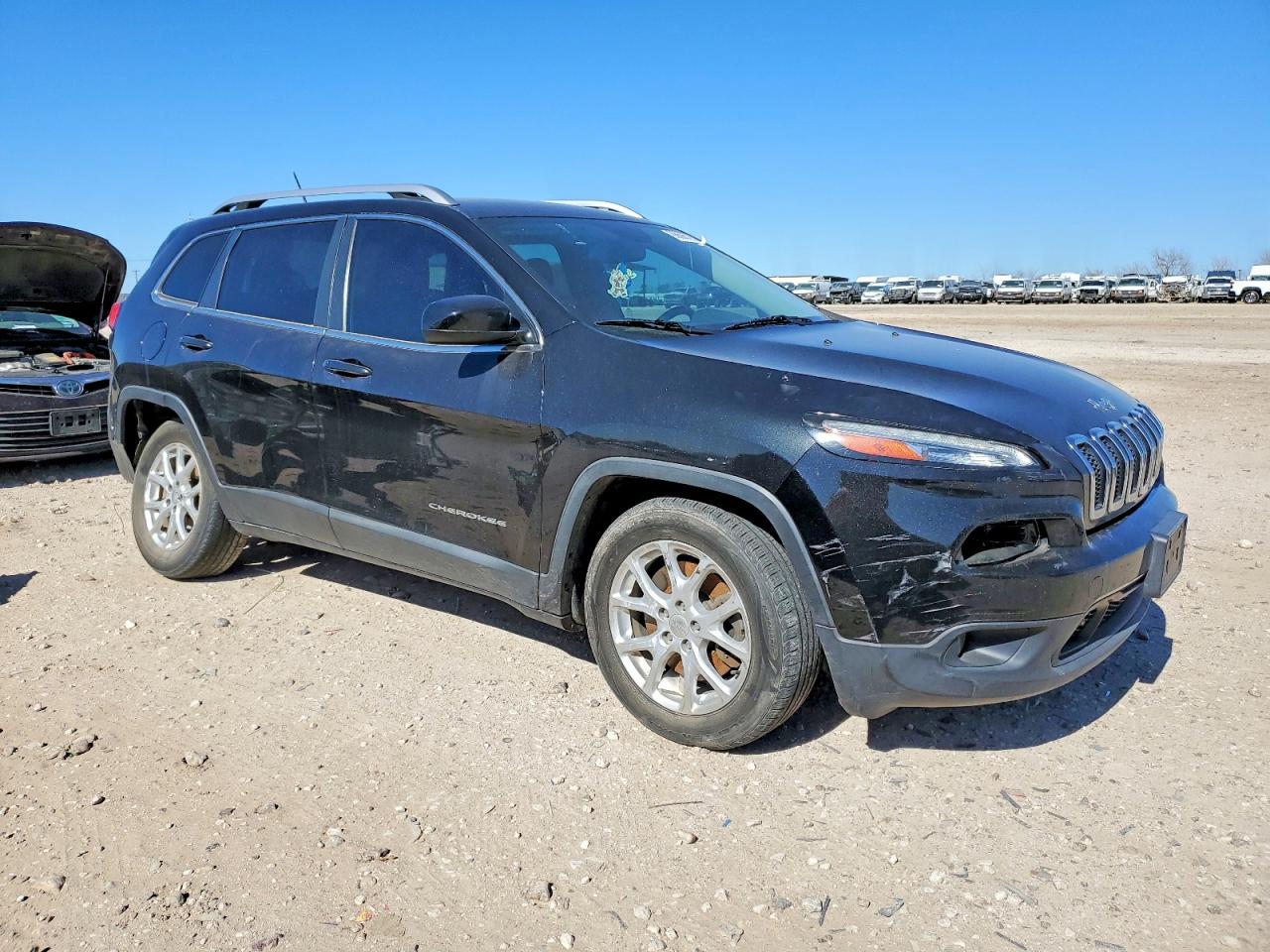 2015 JEEP CHEROKEE LATITUDE photo 4