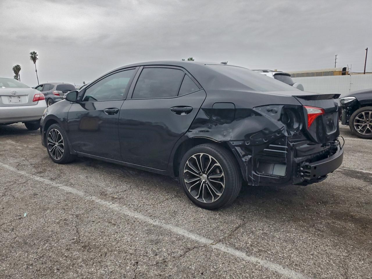 2014 TOYOTA COROLLA L photo 2