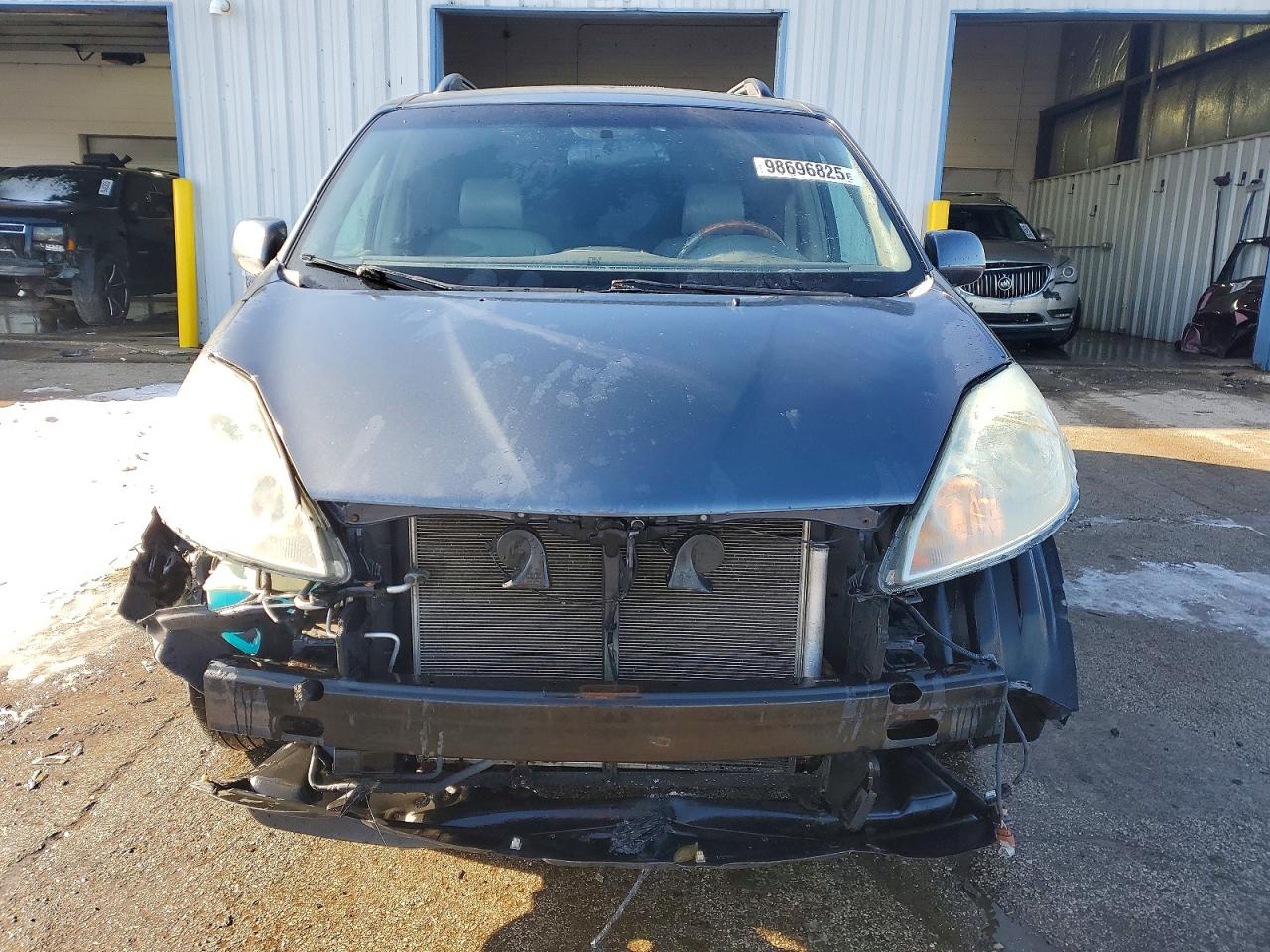 2006 TOYOTA SIENNA XLE photo 5