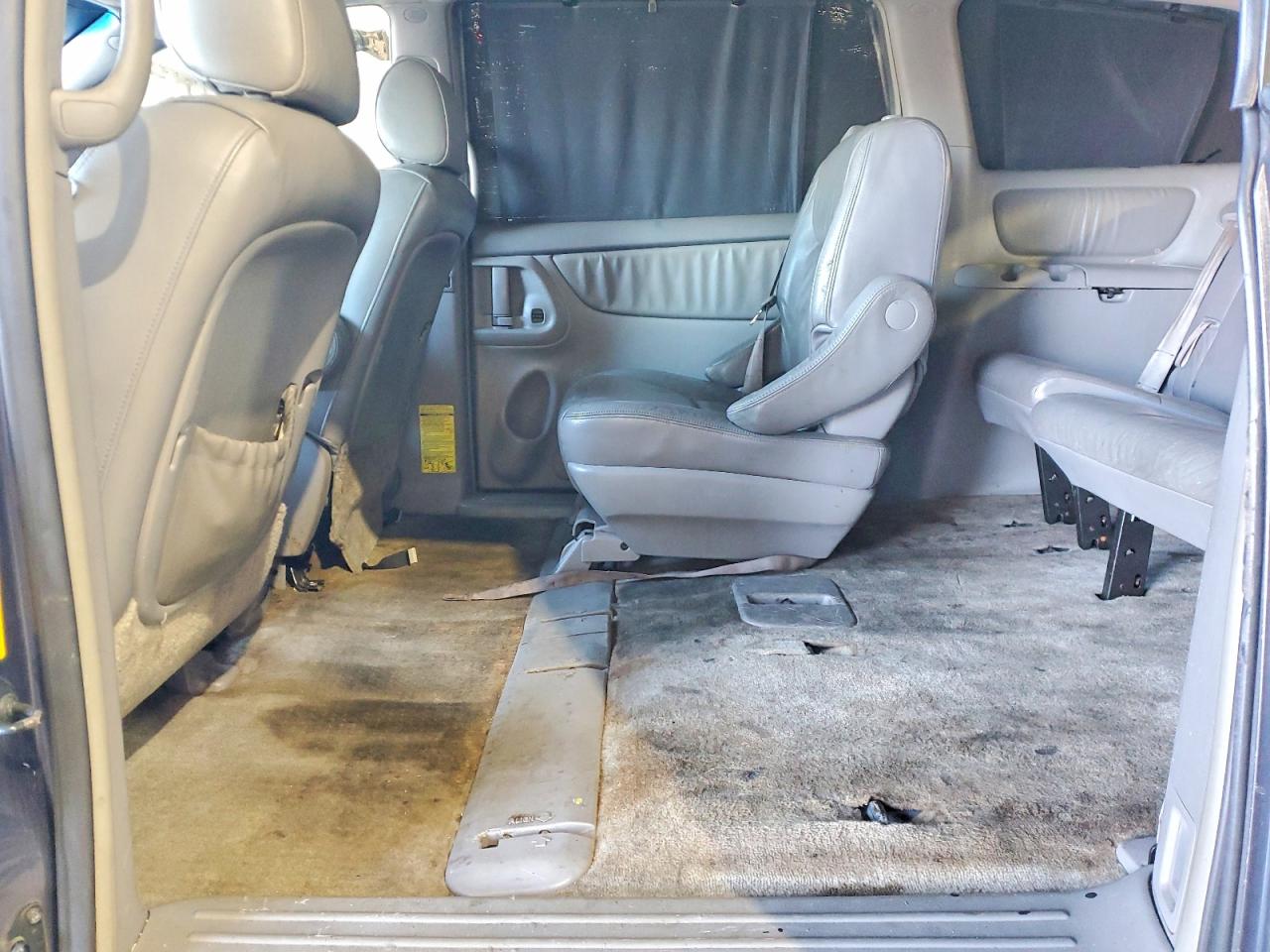 2006 TOYOTA SIENNA XLE photo 11