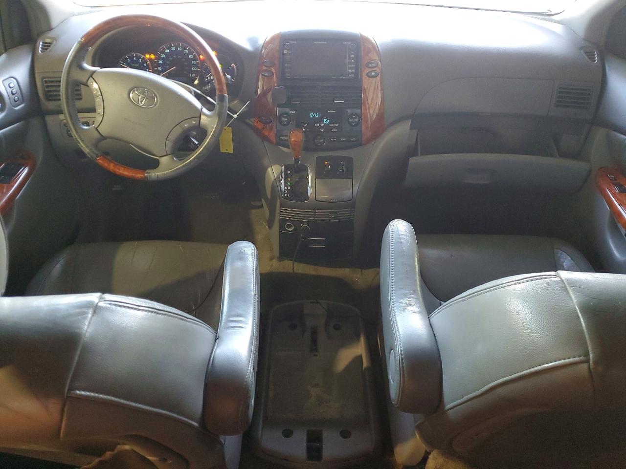 2006 TOYOTA SIENNA XLE photo 8