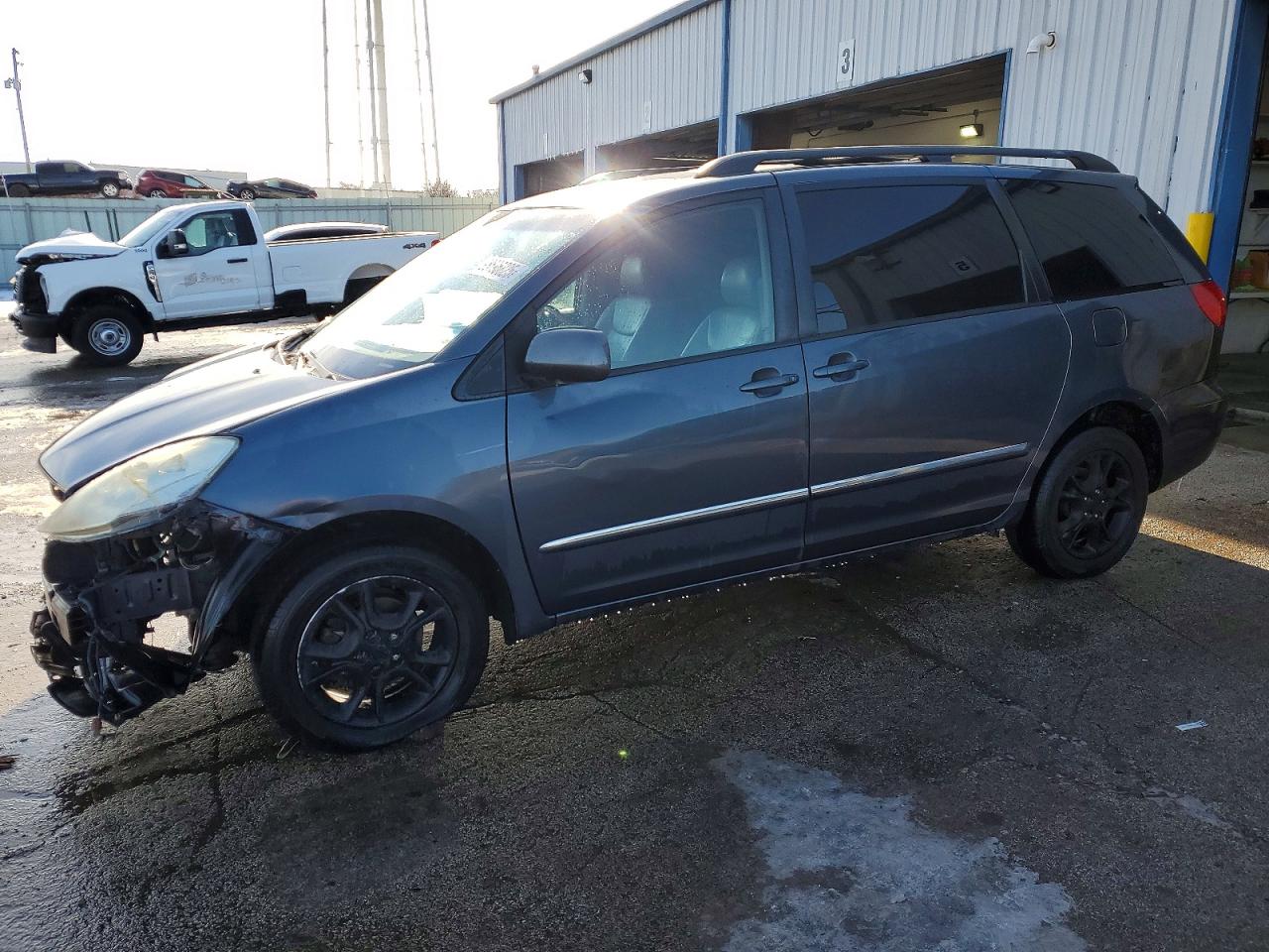 2006 TOYOTA SIENNA