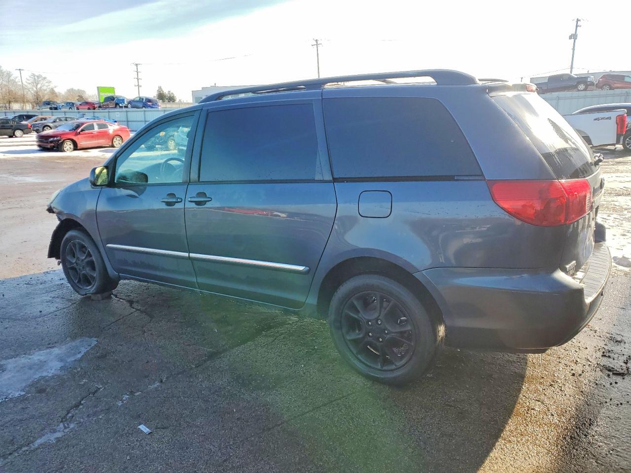 2006 TOYOTA SIENNA XLE photo 2