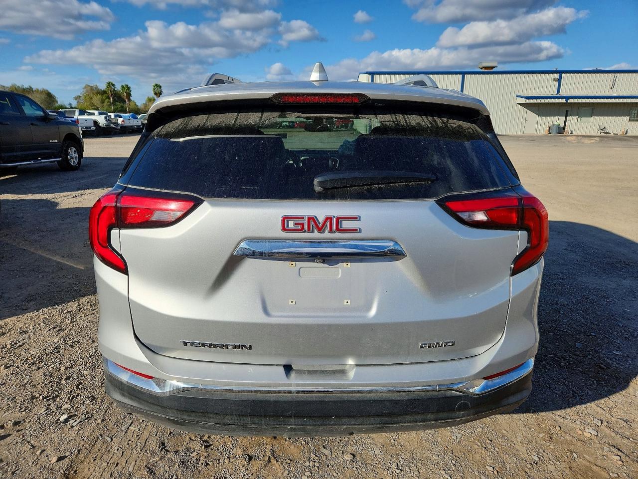 2020 GMC TERRAIN SLT photo 16