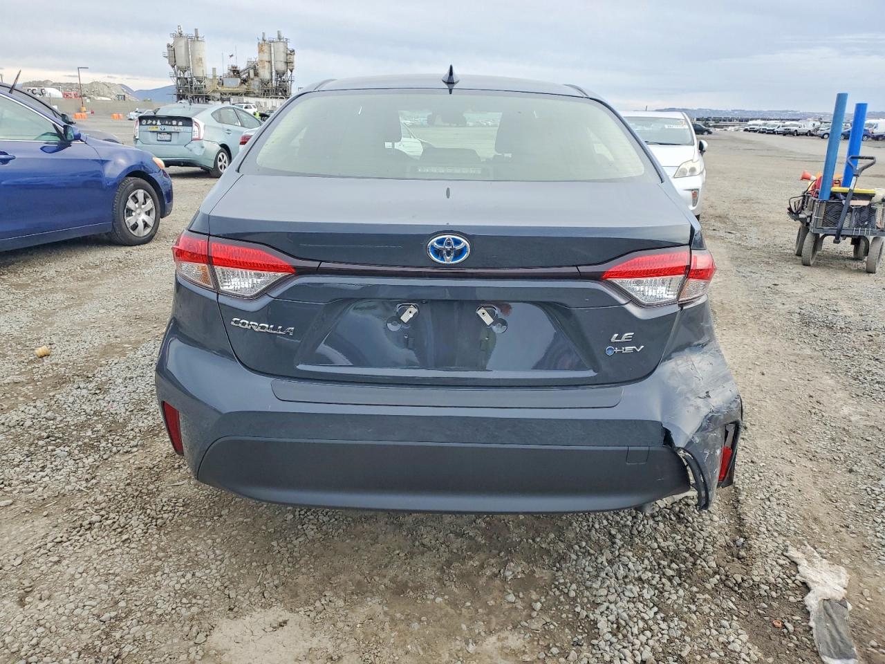 2025 TOYOTA COROLLA LE photo 6