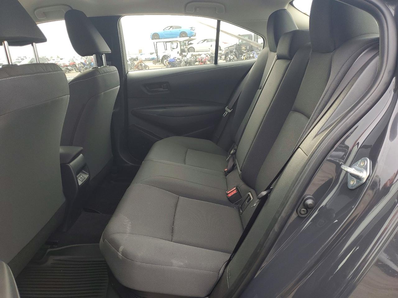 2025 TOYOTA COROLLA LE photo 10