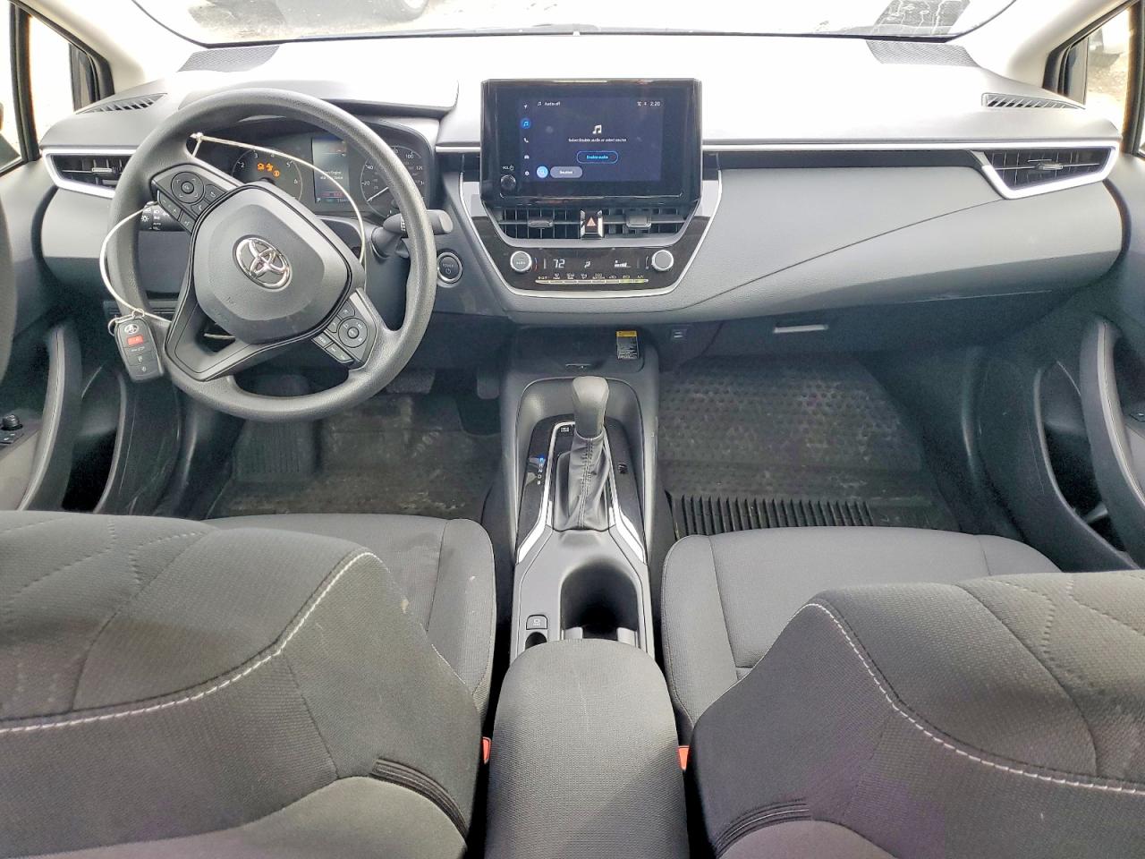 2025 TOYOTA COROLLA LE photo 8