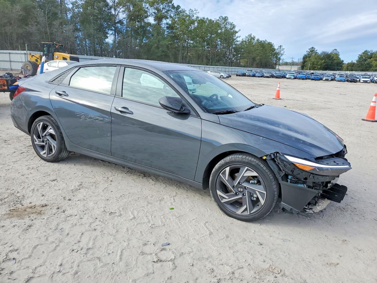 2025 HYUNDAI ELANTRA SEL SPORT photo 4