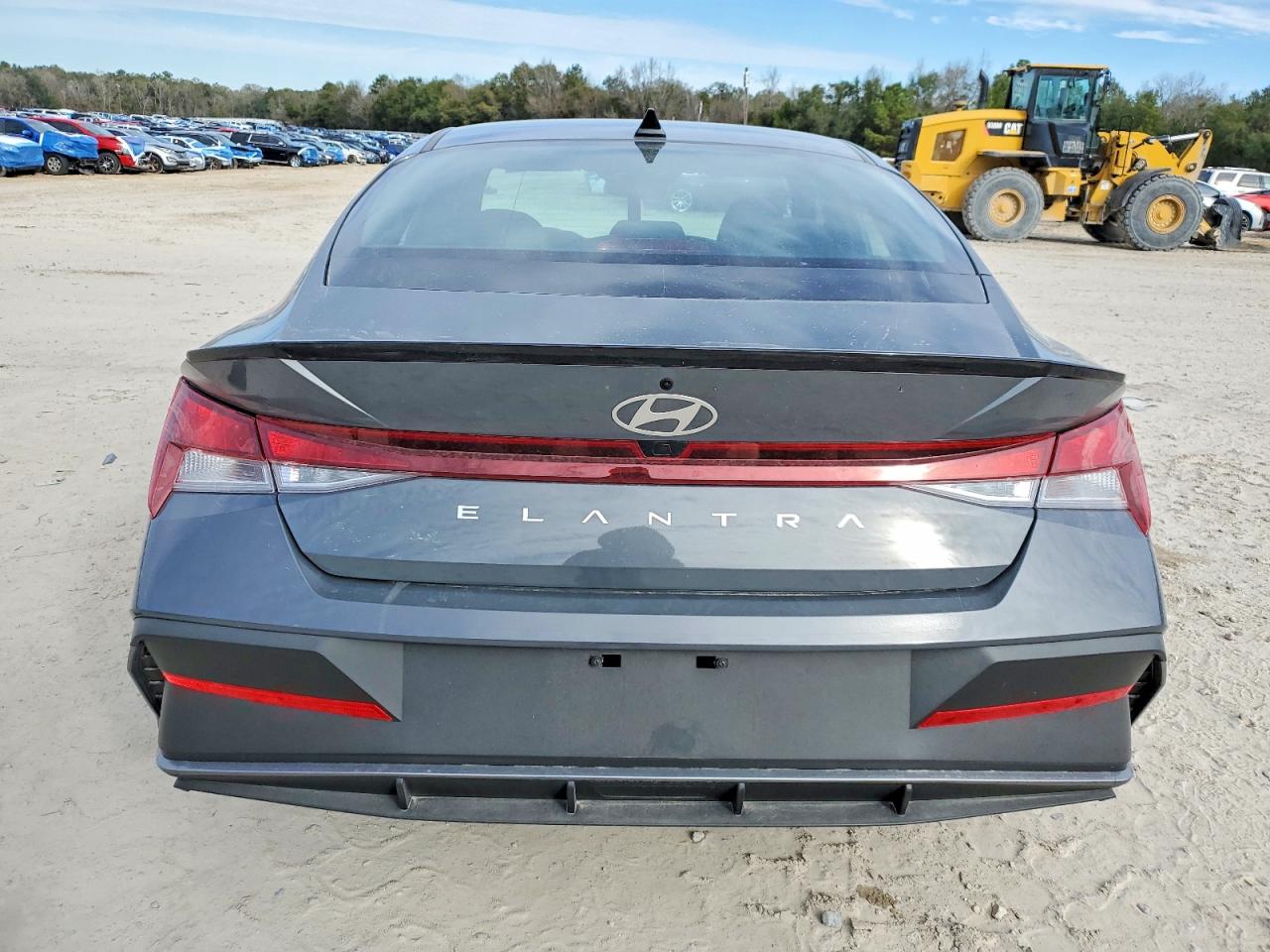 2025 HYUNDAI ELANTRA SEL SPORT photo 6