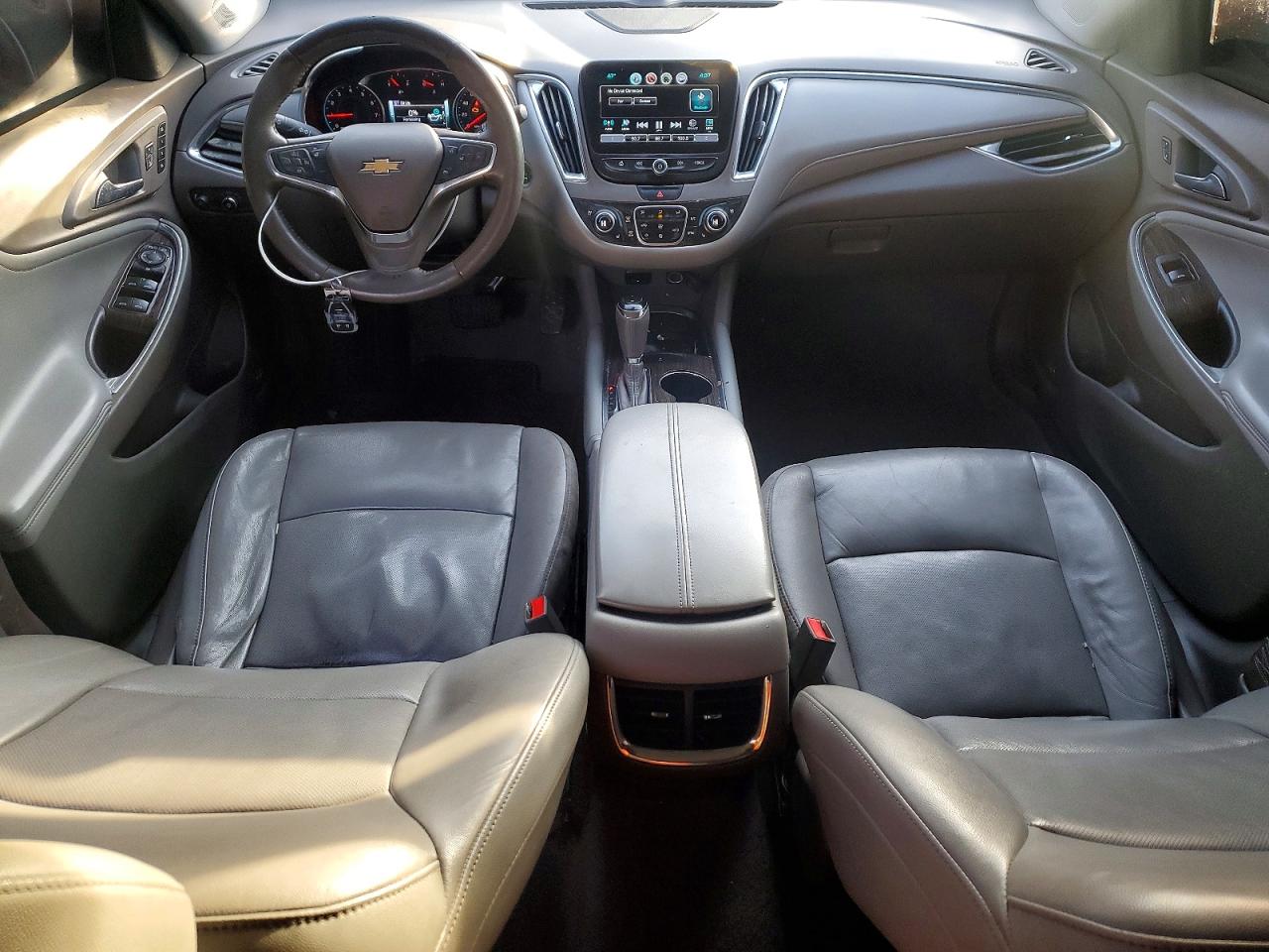 2018 CHEVROLET MALIBU PREMIER photo 8