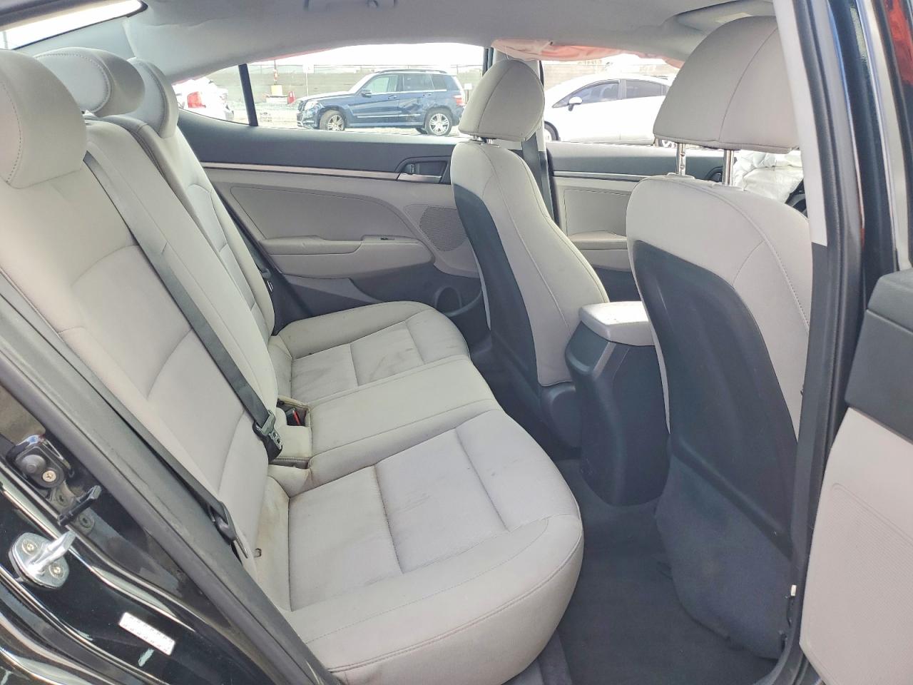 2018 HYUNDAI ELANTRA SE photo 10