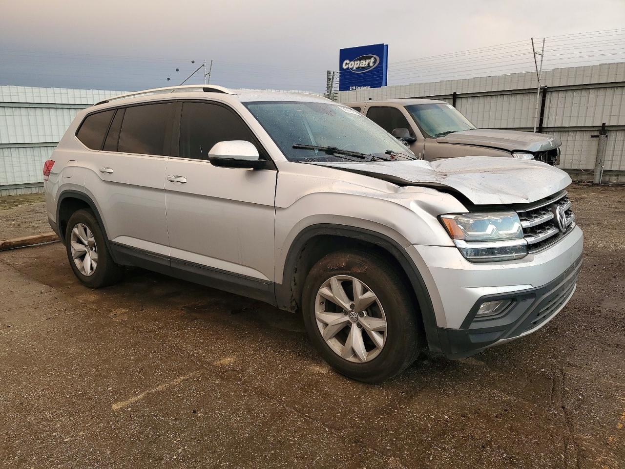 2018 VOLKSWAGEN ATLAS SE photo 4